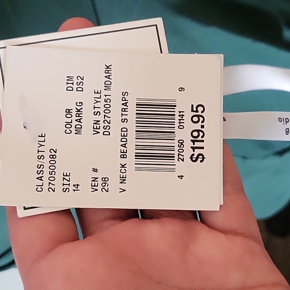 Formal gown - Picture 7 of 7